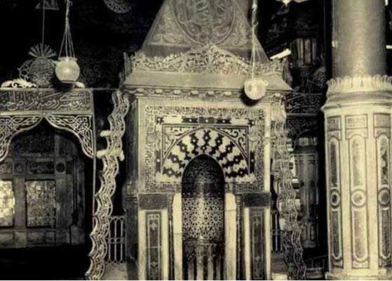  پیامبر (ص) در محراب نماز