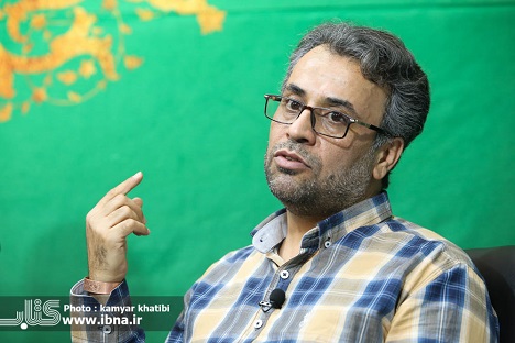 در داستان‌ها باید موقعیت تاریخی را به موقعیت انسانی تبدیل کنیم