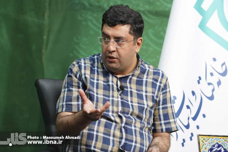 گفت‌وگوی تاریخ‌نگار و نویسنده موجب خلق رمان جذاب تاریخی می‌شود